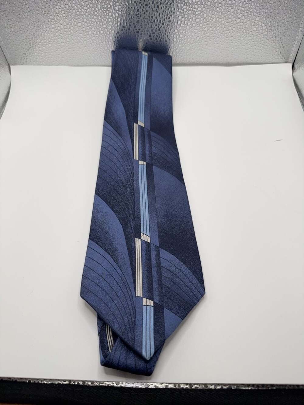 Pierre Cardin 100% Silk Blue Geometric Pattern Necktie